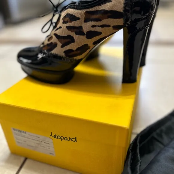 FENDI LACE-UP BOOTIE/BLACK PATENT LEATHER &amp;LEOPARD CALF-HAIR/SIZE 40IT-9US/ITALY