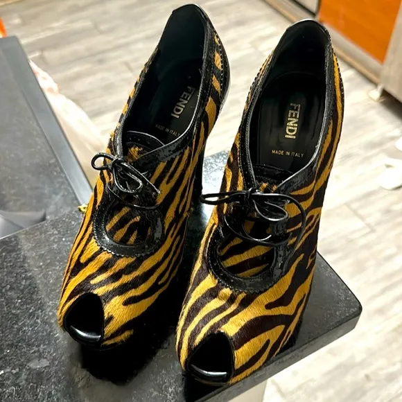 Fendi Vintage Shoes Size 7 1/2