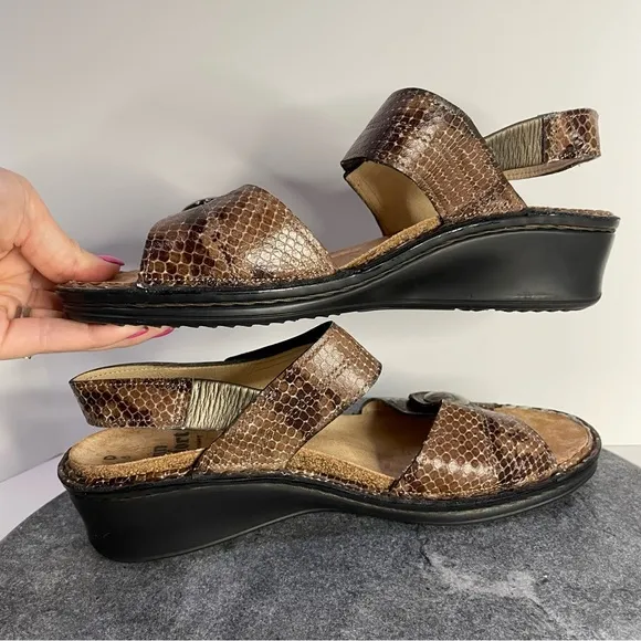 Finn Comfort Alanya Brown Snakeskin Wedge Sandals Heels 9