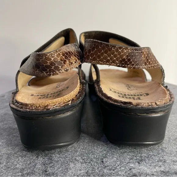 Finn Comfort Alanya Brown Snakeskin Wedge Sandals Heels 9