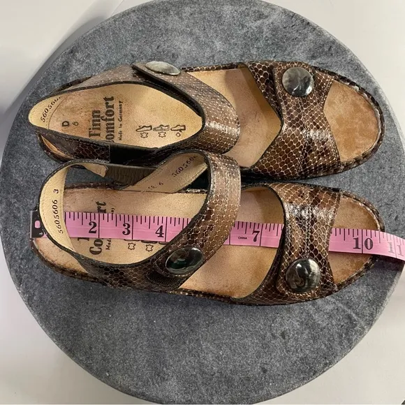 Finn Comfort Alanya Brown Snakeskin Wedge Sandals Heels 9