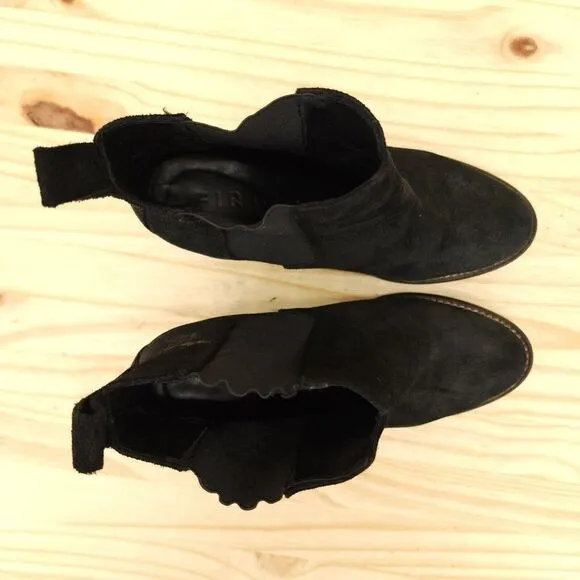 Firth Womens Heeled Chelsea Boots Sz 8 39 Black Suede Chic Preppy Western Bootie