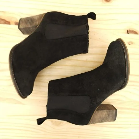 Firth Womens Heeled Chelsea Boots Sz 8 39 Black Suede Chic Preppy Western Bootie