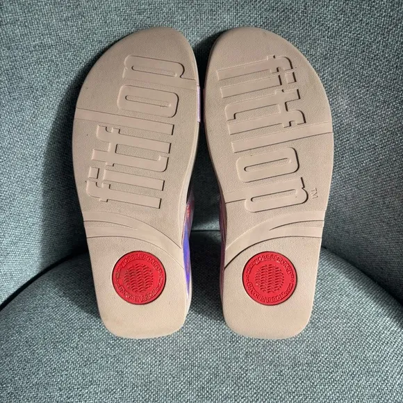 FitFlop Iridescent Pink Platform Sandals Straps MicroWobbleBoard Technology Sz 6