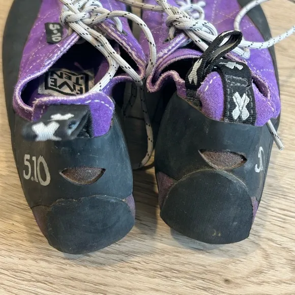 Five Ten 5.10 Purple Rock Climbing Shoes Size 8 Made In USA Hiking Athleisure