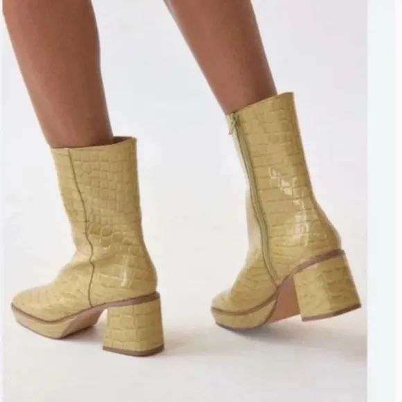 FL UO Bella Croc Crocodile Snake Boho Peasant Hipster Hippie Art Chic Heel Boots