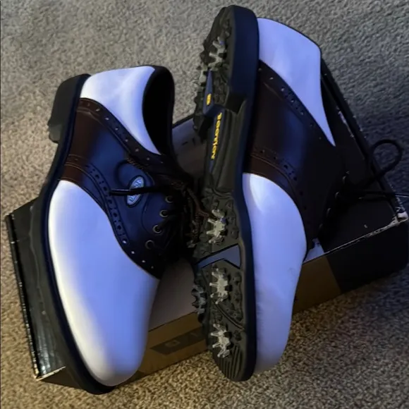 FootJoy Spiked Golf Shoes, New in Box! Brown &amp; White. Extra Comfort. Size 10W.