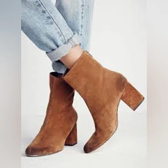 Free People Cecile Ankle Boots size 35 USA size 5 Tan color