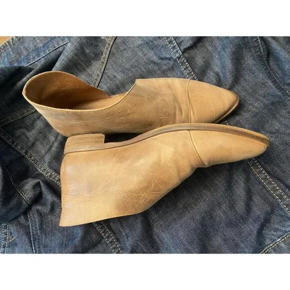 Free People Chic Cut-Out Leather Flats - sz 37