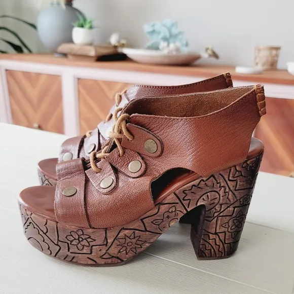 Free People Farrah Whiskey Leather Platform Lace Clog Sandals