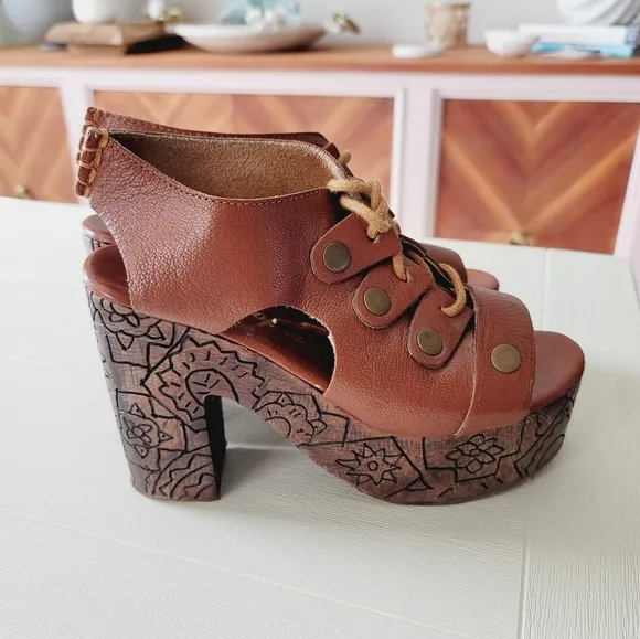 Free People Farrah Whiskey Leather Platform Lace Clog Sandals