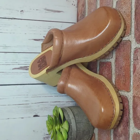 Free People Mia Karma Leather and Wood Clogs Cognac Women's 10