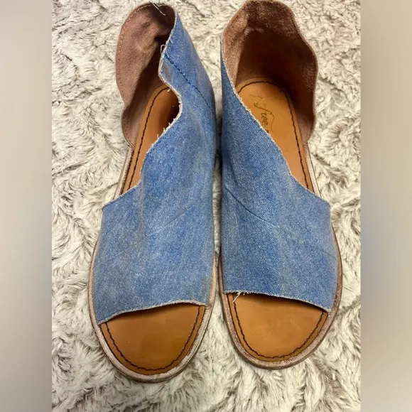 Free People Mont Blanc Boho Minimalist Sandals In Washed Denim Size 7.5