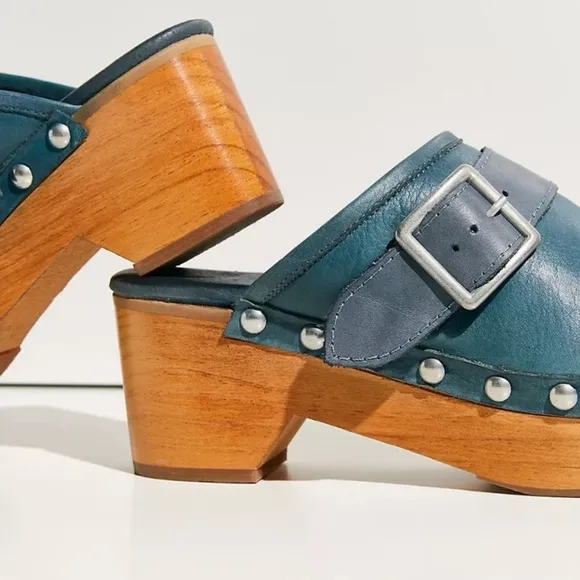 Free People Shoes Culver City Clog Blue Free People Size 38 small flaw in wood