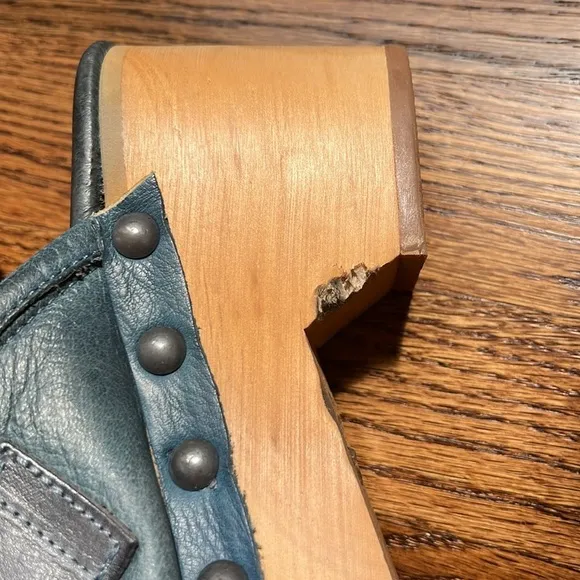 Free People Shoes Culver City Clog Blue Free People Size 38 small flaw in wood