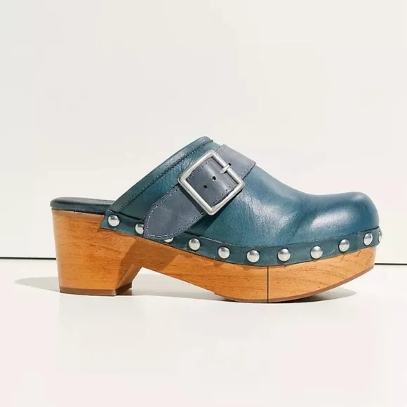 Free People Shoes Culver City Clog Blue Free People Size 38 small flaw in wood