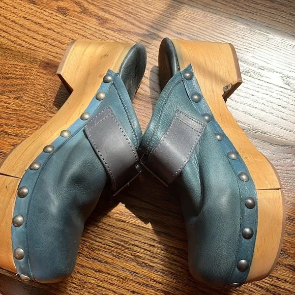 Free People Shoes Culver City Clog Blue Free People Size 38 small flaw in wood