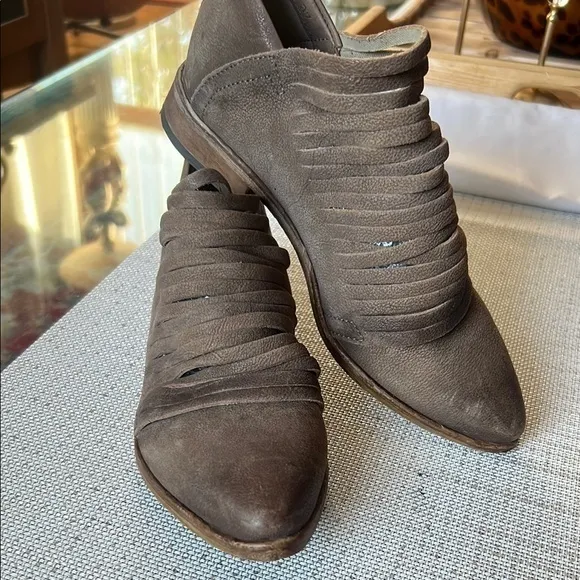 FREE PEOPLE SIZE 37 Fringe Detail Women's Shoes in Brown
