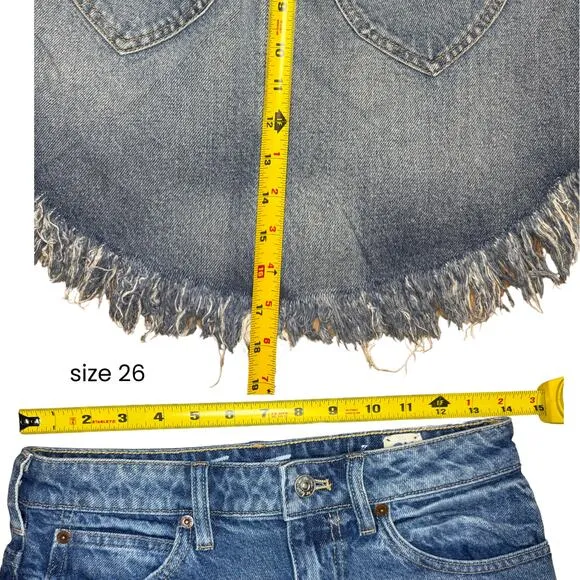 Free People We The Free Bailey Blue Denim Mini Skirt Sz 26 Frayed Hem