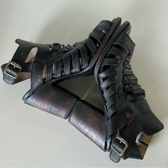 Freebird Bongo Distressed Bohemian Black/Gray Leather Sandals