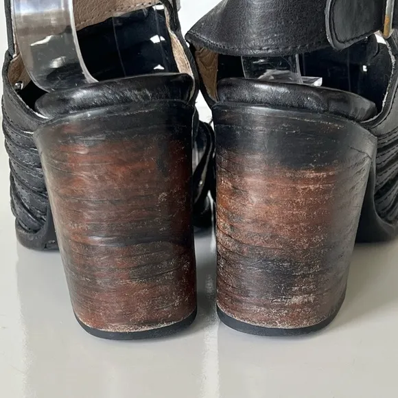 Freebird Bongo Distressed Bohemian Black/Gray Leather Sandals
