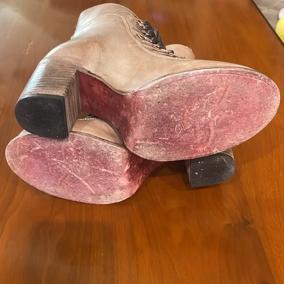 Freebird Borow size 9, EUC