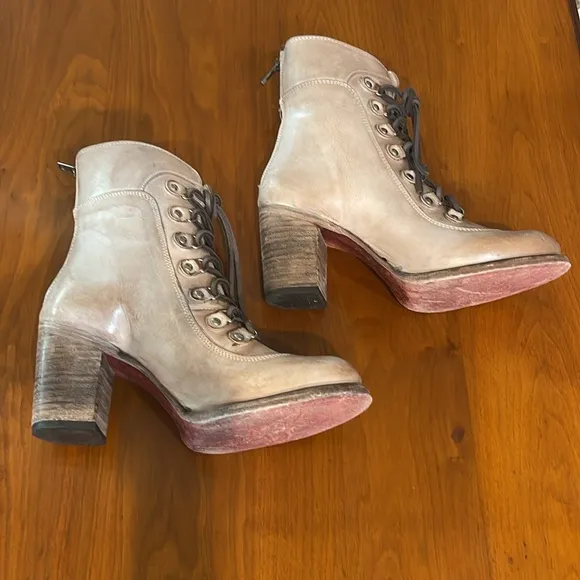 Freebird Borow size 9, EUC