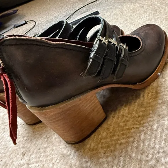 Freebird by Steven Ramsey Size 9 | Distressed Leather Strappy Heels