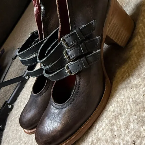 Freebird by Steven Ramsey Size 9 | Distressed Leather Strappy Heels