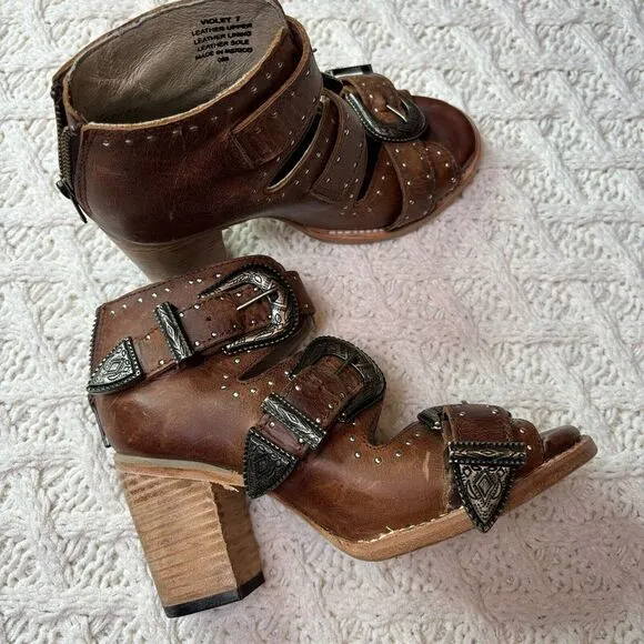 Freebird By Steven Western Boho Heeled Sandal‎ Triple Buckle Leather Sz 7 NWOT