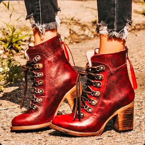 Freebird wine Borow, size 9