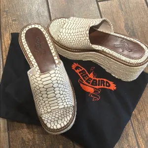 Freebird Women's Cream Platform Sandals