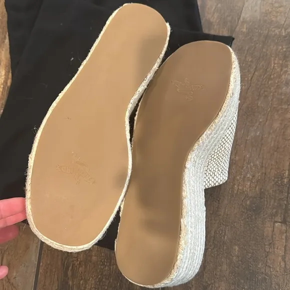 Freebird Women's Cream Platform Sandals