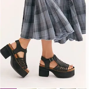 Free People Ava Platform Sandals MSRP $128 size 8.5, Euro 39