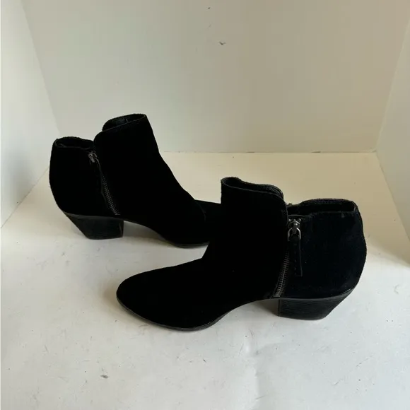 Frye &quot;Judy&quot; Black Suede Double Zip Block Heel Ankle Booties Womens Shoes Size 10