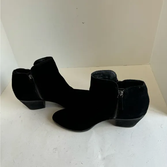 Frye &quot;Judy&quot; Black Suede Double Zip Block Heel Ankle Booties Womens Shoes Size 10