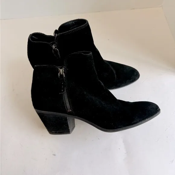 Frye &quot;Judy&quot; Black Suede Double Zip Block Heel Ankle Booties Womens Shoes Size 10