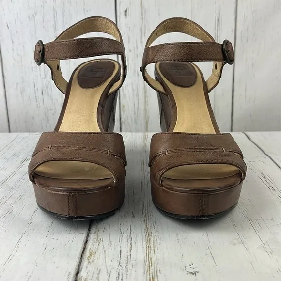 Frye Corinna Campus Brown Leather Wedge Sandals Womens Size 8.5 Boho Open Toe