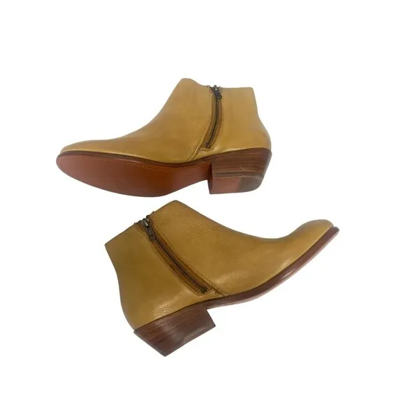 Frye NWOT Carson Belted Leather Banana Tan Ankle Bootie