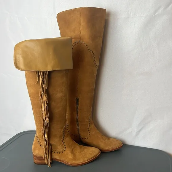 Frye Ray Fringe Over The Knee Tall Suede Grommet Point Toe Boots Like new 6.5