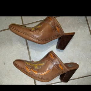 Frye Stylish Brown Leather Mules Boots Abstract Design Leather Multicolored S2