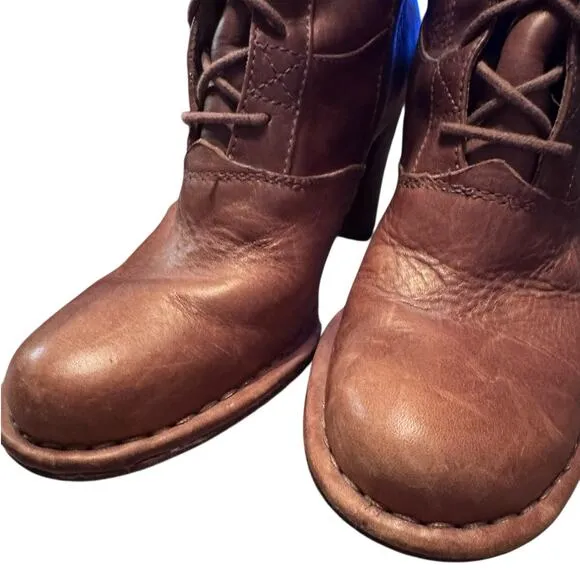 Frye Villagerlace 7.5 RARE Leather boots Classic Bohemian Chic Lace up w/Zip