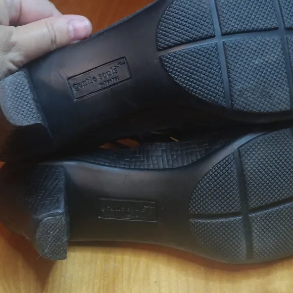 Gentle Souls Women's Black Wedge Sandals Size 8.5
