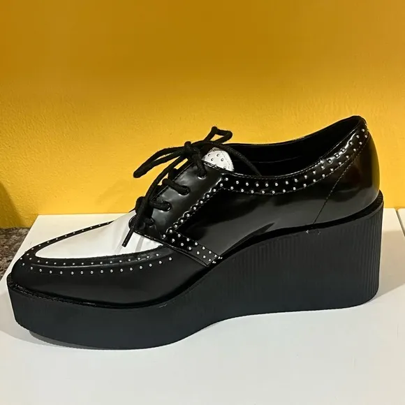 Gianni Bini Colorblock Studded Creeper Shoes 9.5 Oxford lace up Platform wedge