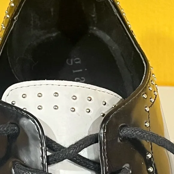 Gianni Bini Colorblock Studded Creeper Shoes 9.5 Oxford lace up Platform wedge