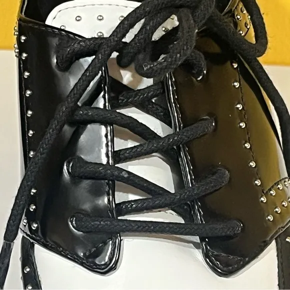 Gianni Bini Colorblock Studded Creeper Shoes 9.5 Oxford lace up Platform wedge