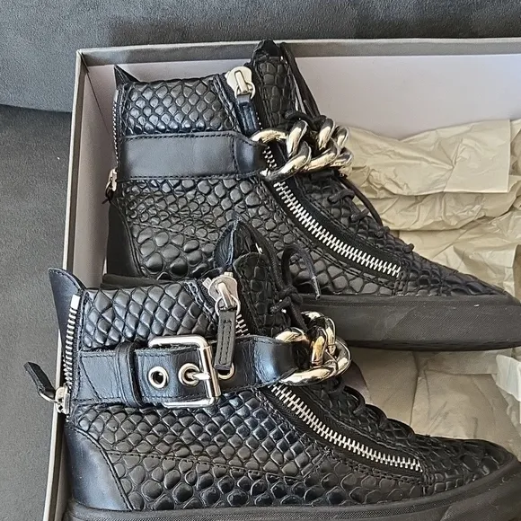 Giuseppe Zanotti Black Textured Sneakers with Gold Chain