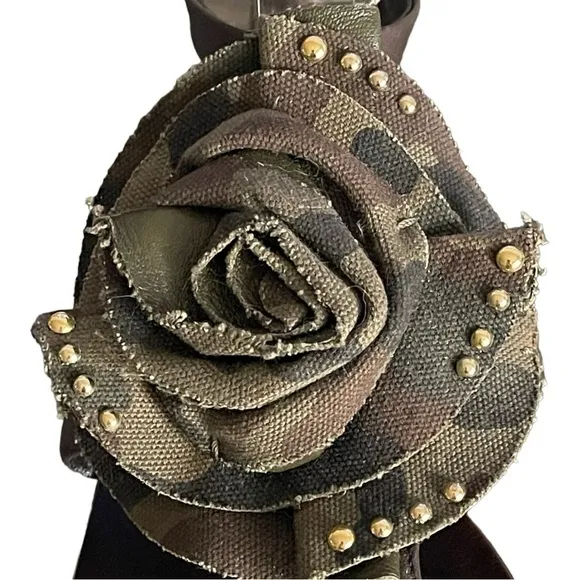 Giuseppe Zanotti Saragein Flat Boho Thong Sandals Camo Jeweled Rosette Size 10B