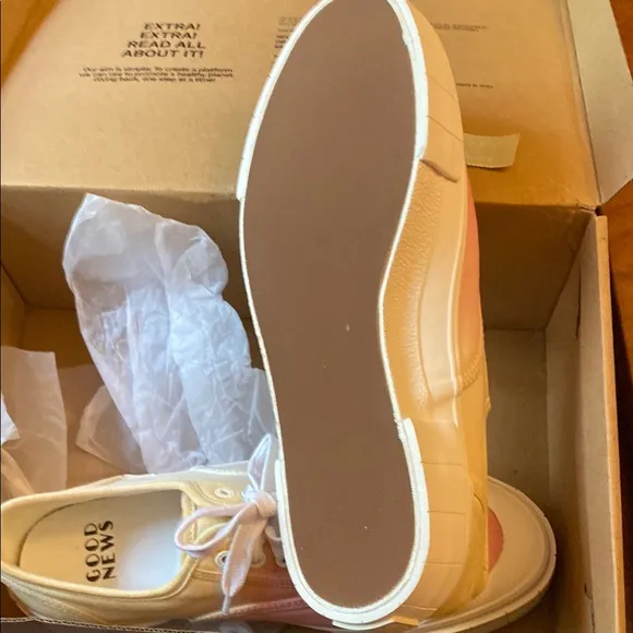 Good News Women's Pink and Cream Canvas Ace Tie Dye New w box