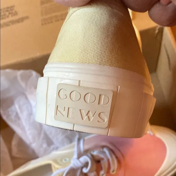 Good News Women's Pink and Cream Canvas Ace Tie Dye New w box